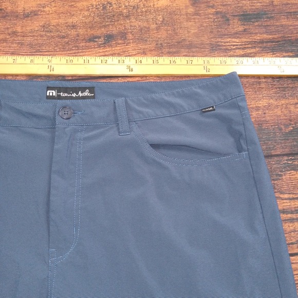 Travis Mathew Bermuda Performance Stretch Golf Shorts Men's 38 Blue Pinstripe - Picture 5 of 8